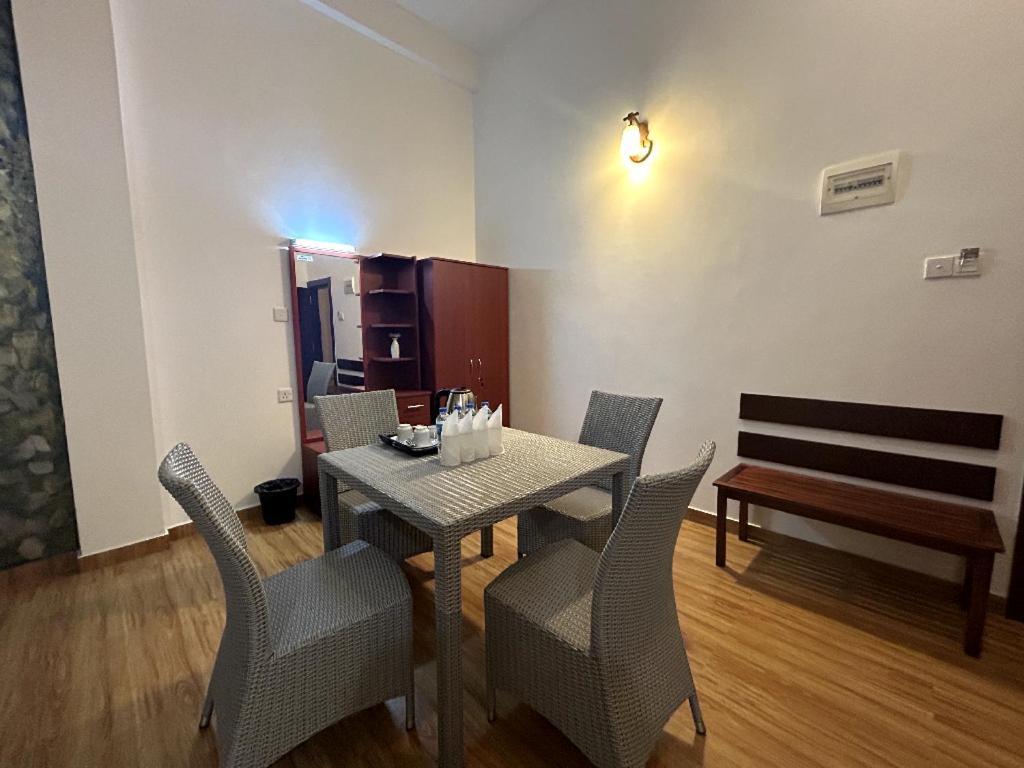 K And K Country Resort Minuwangoda Bagian luar foto