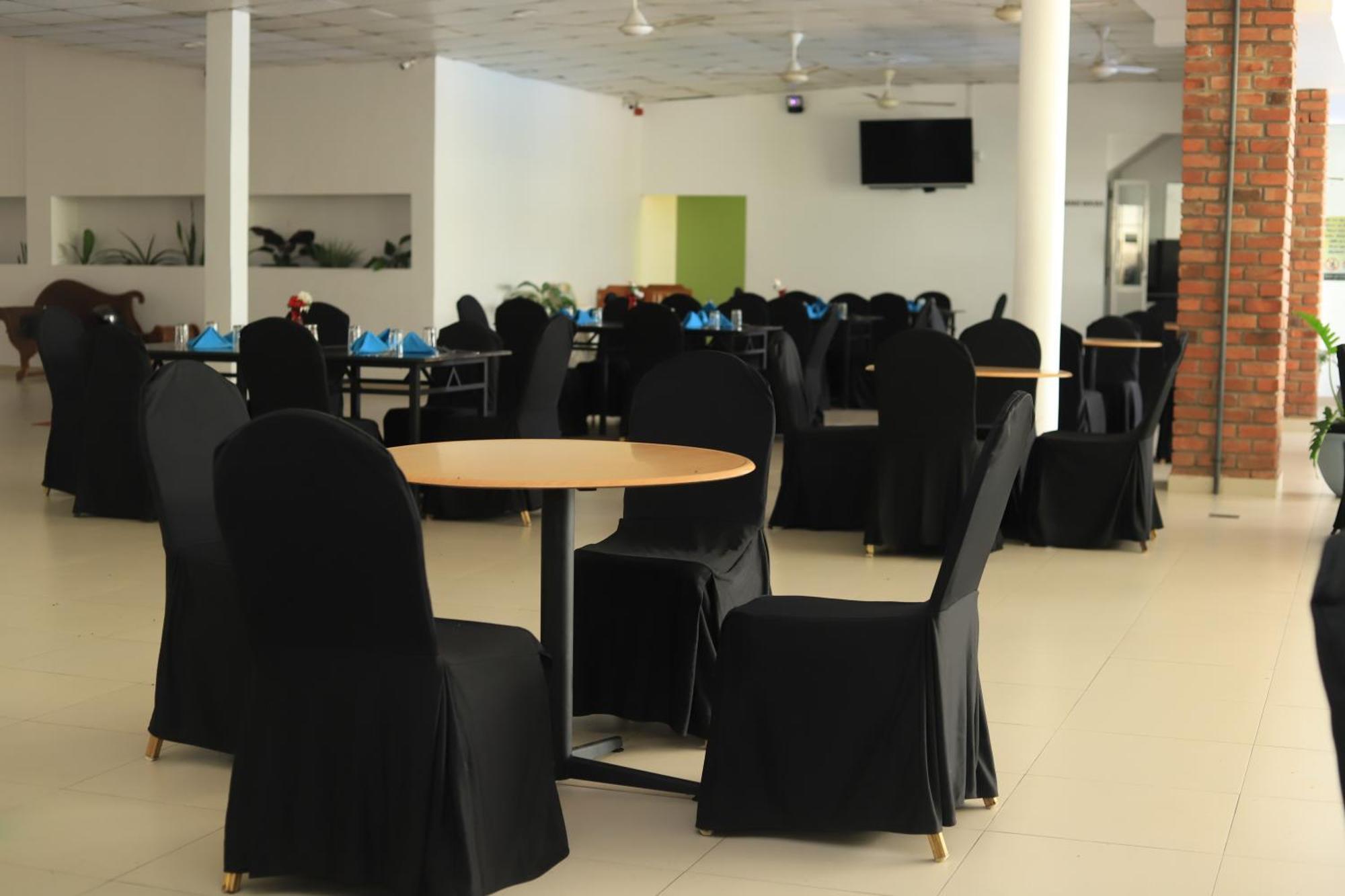 K And K Country Resort Minuwangoda Bagian luar foto