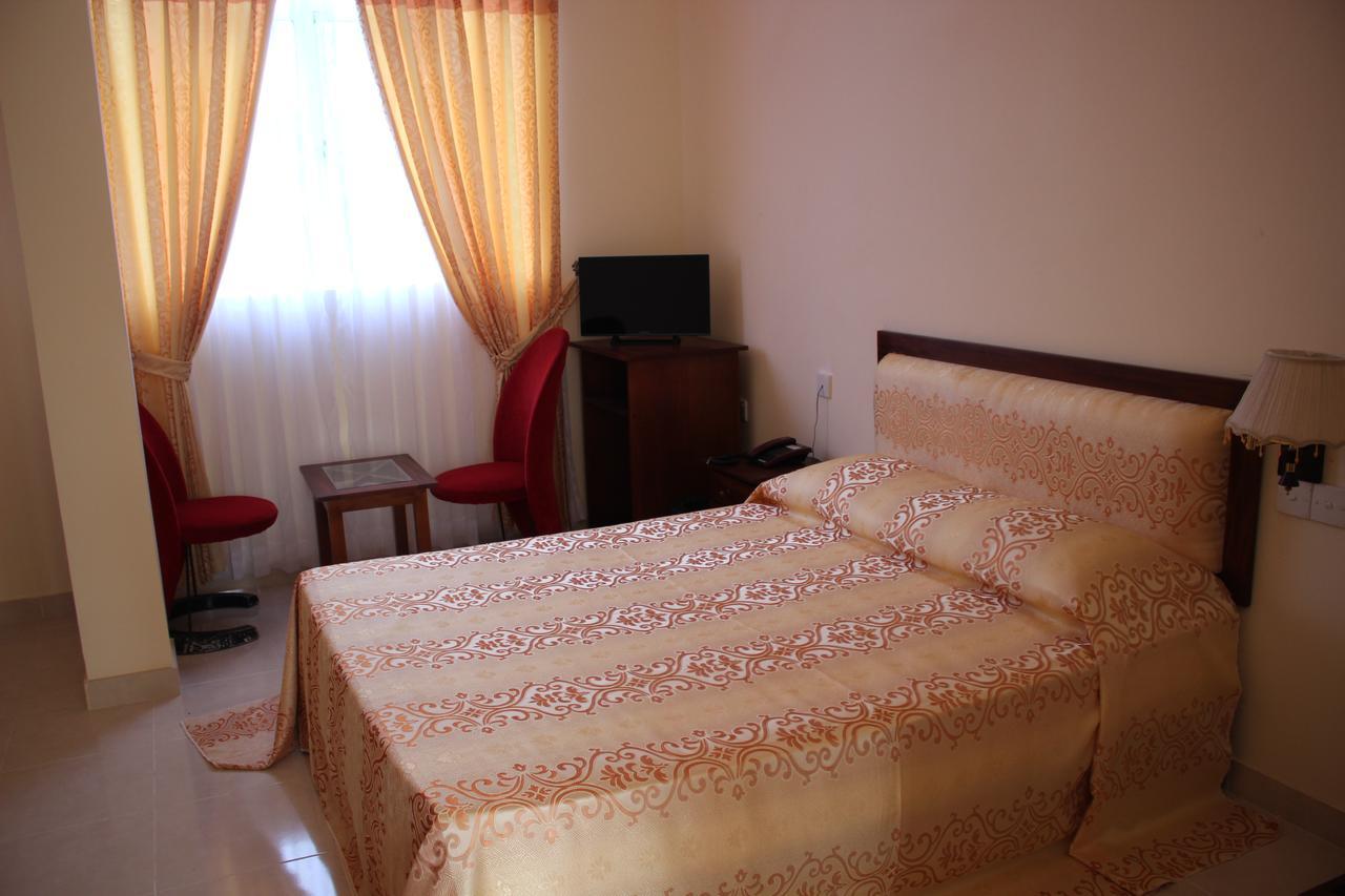 K And K Country Resort Minuwangoda Bagian luar foto