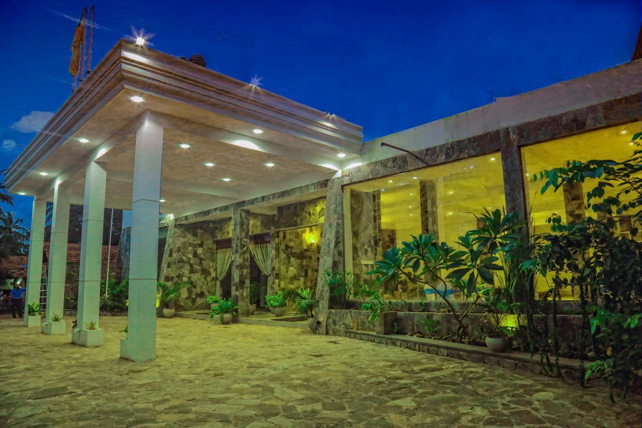 K And K Country Resort Minuwangoda Bagian luar foto