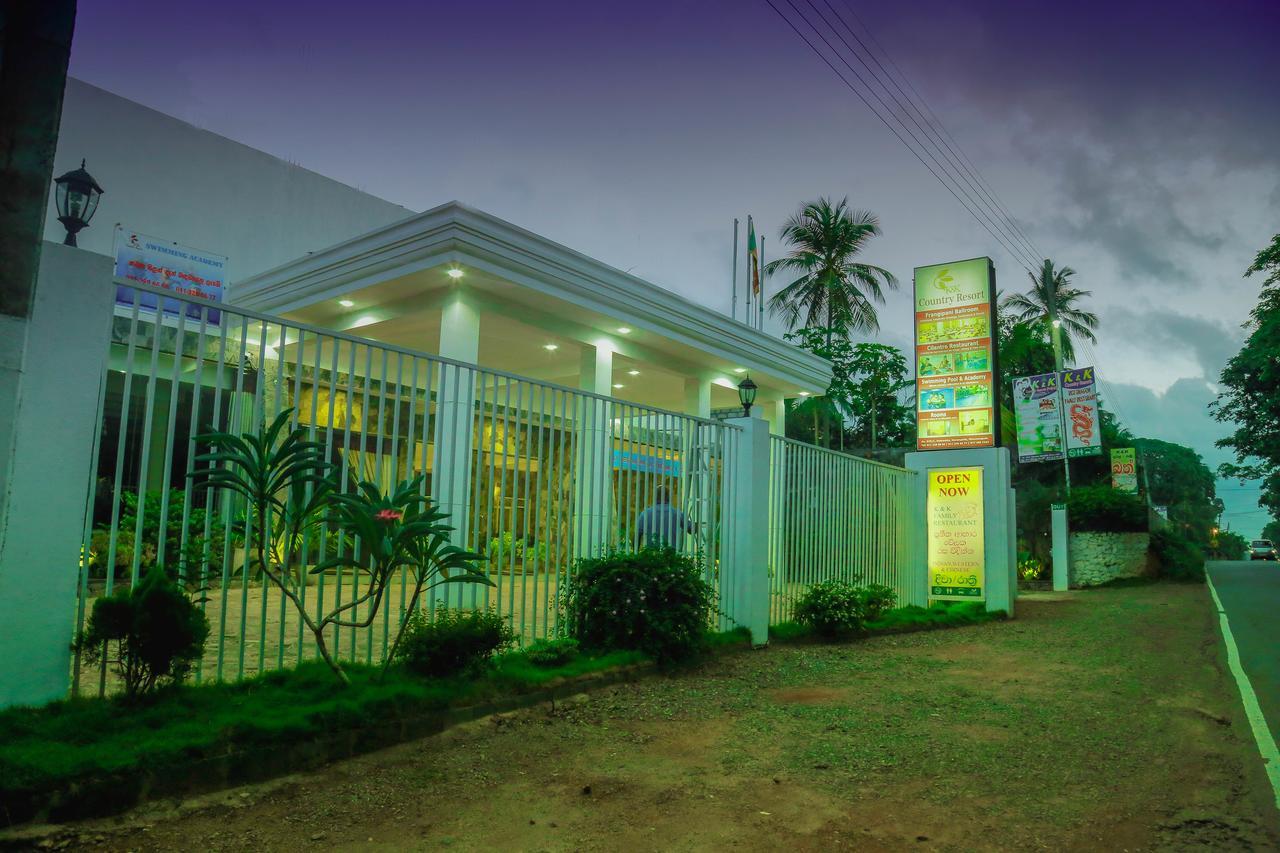 K And K Country Resort Minuwangoda Bagian luar foto